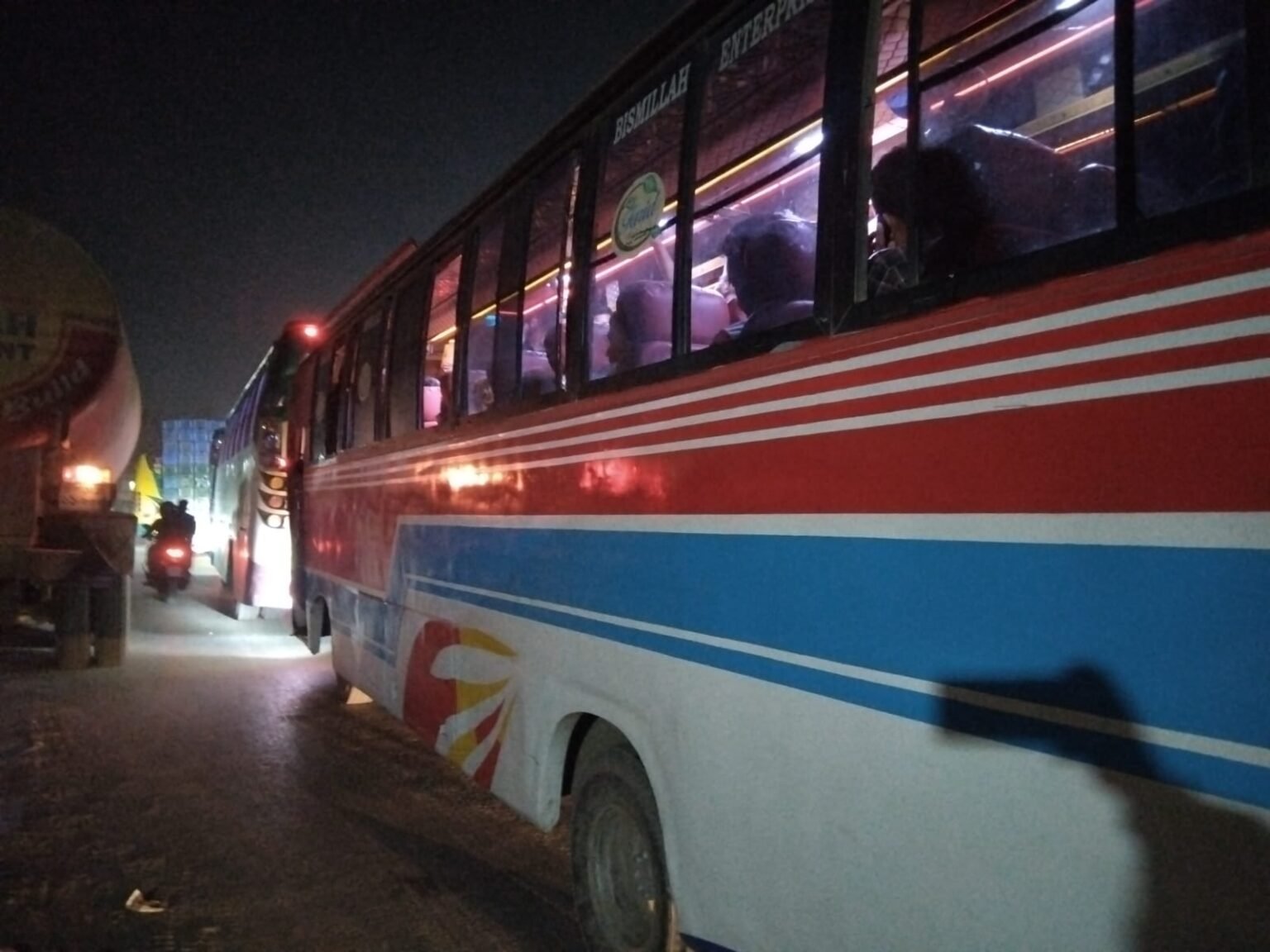 রূপগঞ্জে ঢাকা সিলেট মহাসড়কে যানজটে ব্যপক ভোগান্তি