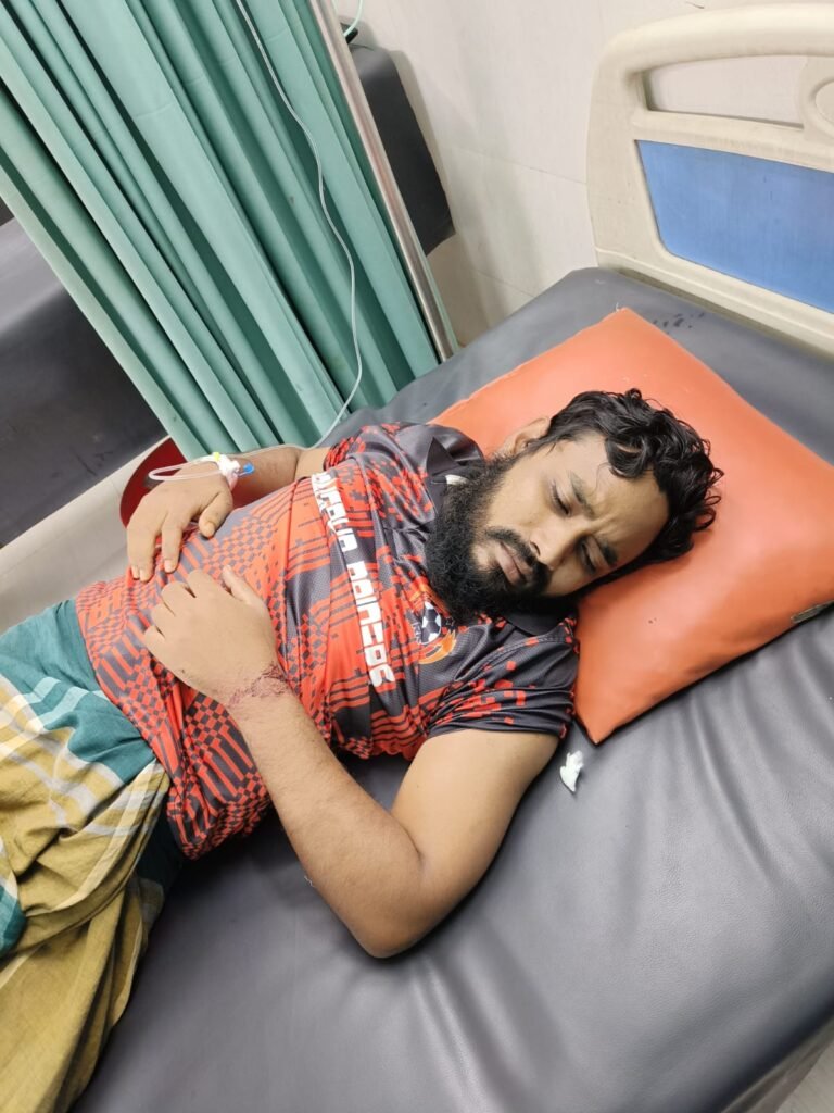 রূপগঞ্জে বাসের চালক-হেলপারের ছিন্তাইয়ের শিকার যাত্রী, সর্বস্ব লুট