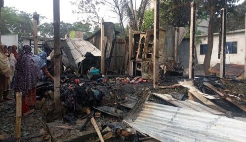 রূপগঞ্জে বিধবার বাড়ি-ঘর পুড়ে ছাঁই, ছেলে দগ্ধ