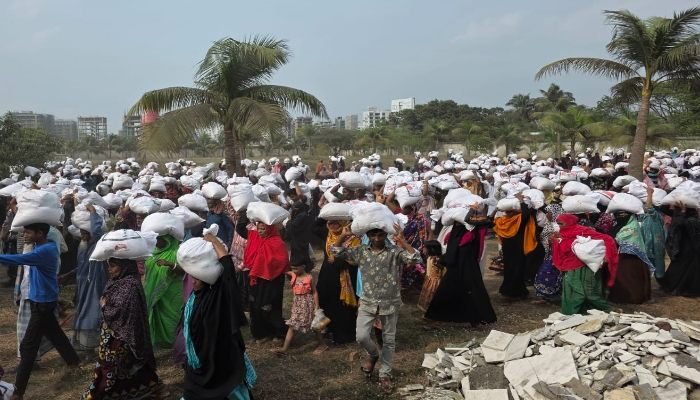 রূপগঞ্জে রংধনু গ্রুপের ঈদ উপহার পেল ১৫ হাজার পরিবার