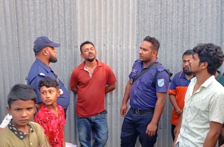 রূপগঞ্জে তুচ্ছ ঘটনাকে কেন্দ্র করে হাতাহাতি, নিহত-১, আটক -১