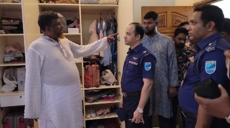 নারায়ণগঞ্জে অস্ত্রের মুখে কোটি টাকার মালামাল লুট