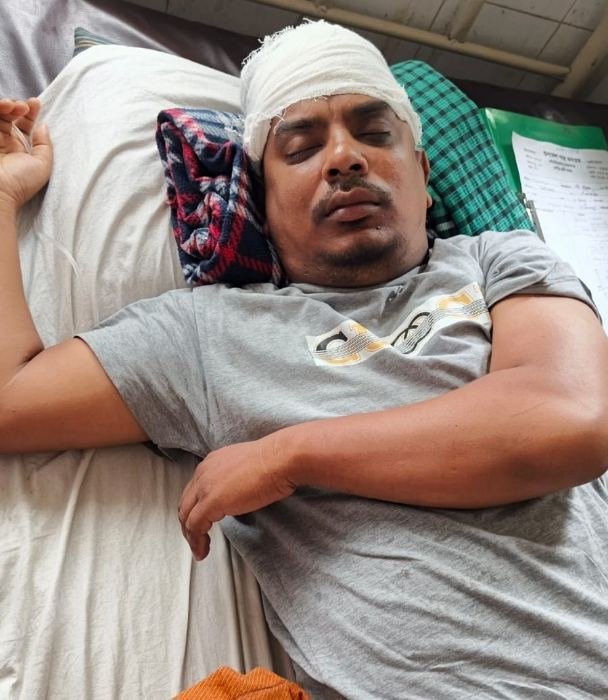 আড়াইহাজারে বসতবাড়িতে ডাকাতি, আহত ২